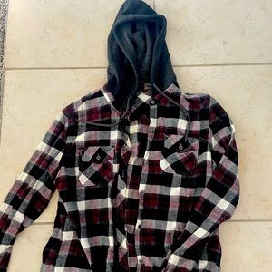 Empyre size L, button up flannel with hood